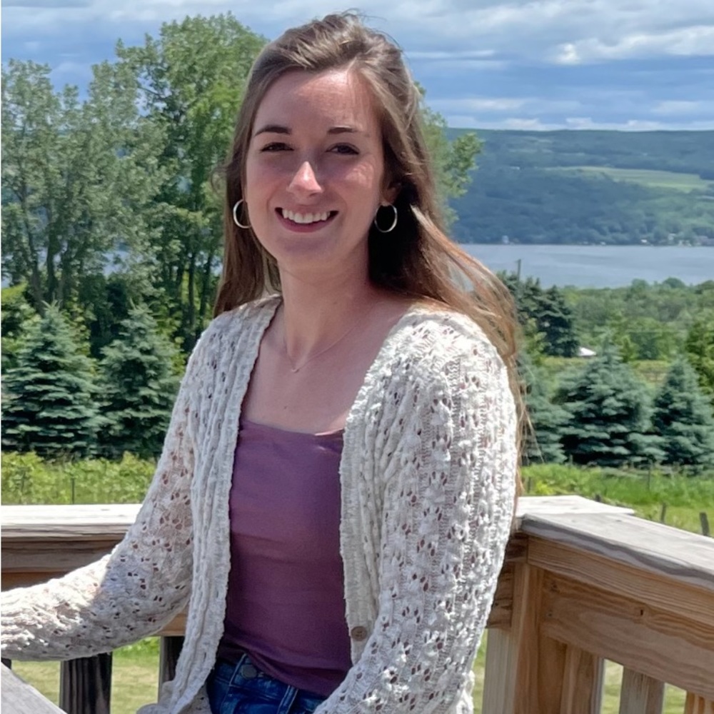Meet your Posher, Caitlin